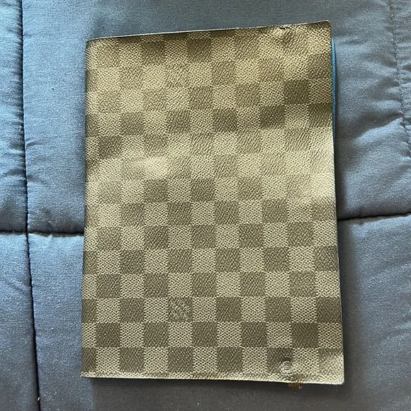 Louis Vuitton File Folder - Picture 2 of 3
